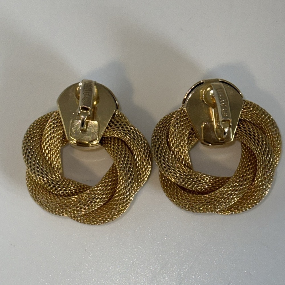 Vintage Avon Woven Mesh Door Knocker Clip On Earrings Gold Tone - Picture 5 of 8